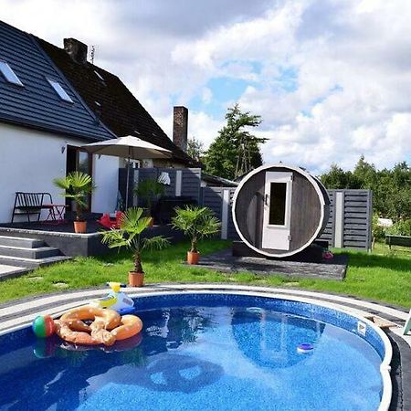 Las, Woda I Przygoda - Dom Z Sauna I Basenem Choczewo Екстер'єр фото